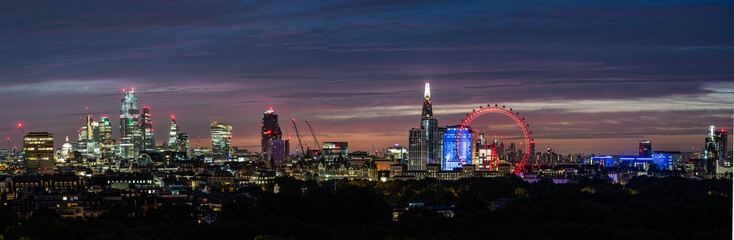 Fototapeta na wymiar London City Sunrise aerial View