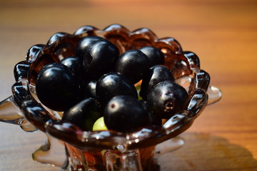 black grapes in bowl