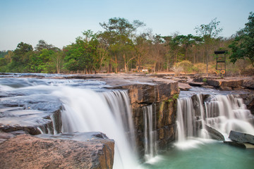 Obraz premium Tat Ton Waterfall at Chaiyaphum in Thailand