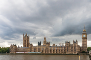 Fototapeta na wymiar Storm clouds gathering over the Palace of Westminster.