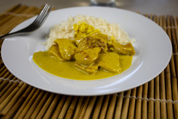poulet au curry et riz
