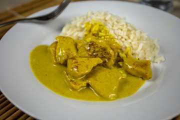 poulet au curry et riz