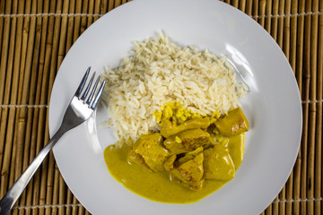 poulet au curry et riz