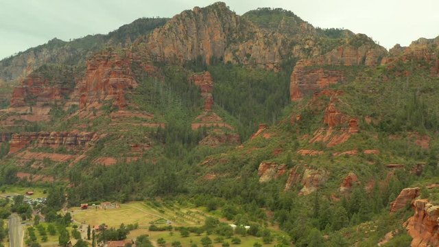 The beautiful landscapes near Sedona, AZ are simply breathtaking. This video clip was taken at Slide Rock State Park on highway 89A just north of Sedona