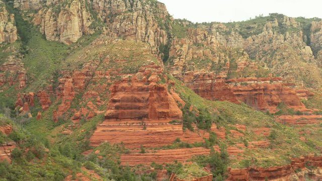 The beautiful landscapes near Sedona, AZ are simply breathtaking. This video clip was taken at Slide Rock State Park on highway 89A just north of Sedona