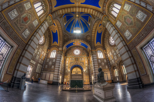 Monumentale MI Famedio