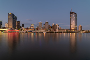 Fototapeta na wymiar Brisbane skyline in the early evening 