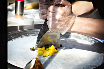 fried ice cream rolls at freeze pan