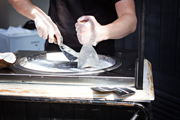 fried ice cream rolls at freeze pan