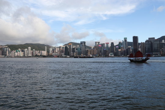 Jonque sur la baie de Hong Kong