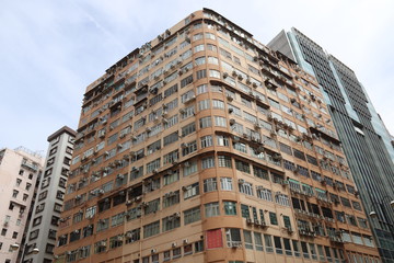 Fototapeta na wymiar Immeuble délabré du quartier de Kowloon à Hong Kong
