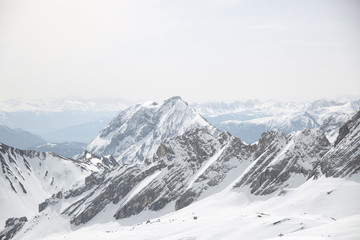 Obraz premium Fantastic front view on snow covered mountains