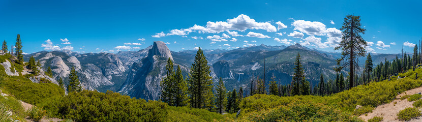 Panoramic from Glacier point where you can see all Yosemite, the Bernal waterfalls and Yosemite Falls. California, United States