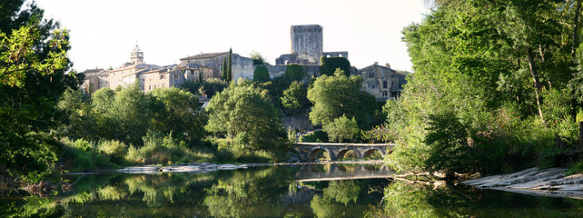 Montclus, village du Gard en France - obrazy, fototapety, plakaty