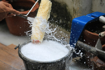 Cleaning paint roller after painted