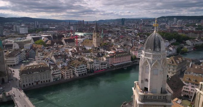 Z&uuml;rich Grossm&uuml;nster to Saint Peter church traveling - Aerial 4K