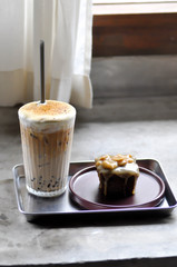 coffee and toffy cake