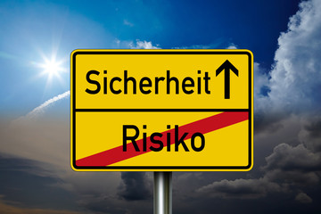 Schild mit Sicherheit und Risiko