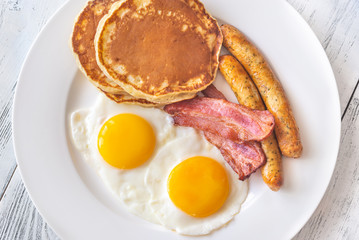 Traditional American breakfast