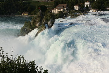 Blick auf den Rheinfall von Schaffhausen in der Schweiz