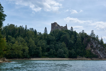 Fototapeta na wymiar Czorsztyn castle