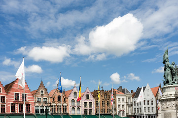 Place du marché à Brugege en Belgique