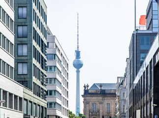 Berliner Fernsehturm in summer evening, Berlin