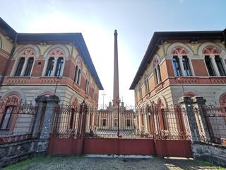 villaggio crespi fabbrica e panorama