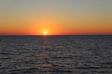 Obraz premium Beautiful sunset on the sea