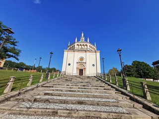 mausoleo villaggio crespi con cimitero