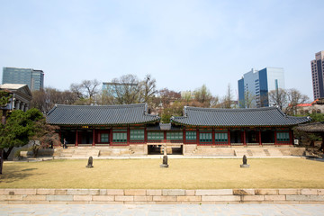 Fototapeta na wymiar Deoksugung Palace is the palace of the Joseon Dynasty in Korea.