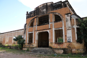 Fototapeta na wymiar Old and abandoned train station in Brazil - Pirajuí - São Paulo - Brazil