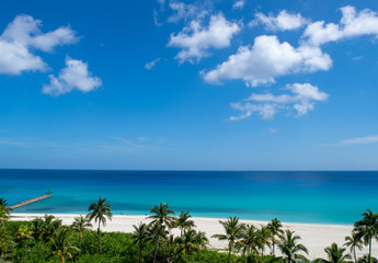 Fototapeta na wymiar Vista de playa caleta, Varadero Cuba