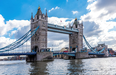 Fototapeta na wymiar View of the iconic Tower Bridge in London