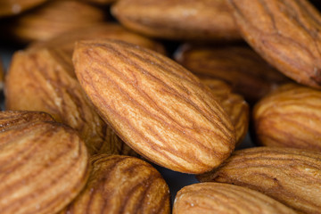 amandes en gro plan