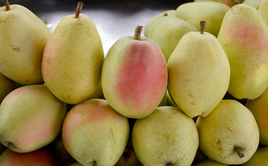 organic and fresh pears at the market