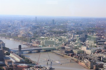 La ville de Londres et ses to&icirc;ts vus de haut depuis la tour Shard - Londres - Angleterre