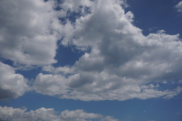 Fototapeta na wymiar Clouds with blue sky in the background