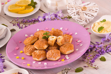 Puff pastries with custard cream.