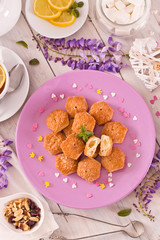 Puff pastries with custard cream.