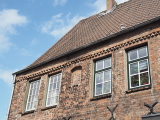 Obraz premium Hafenstadt Husum - „die graue Stadt am Meer“ im Bundesland Schleswig-Holstein nahe Dänemark