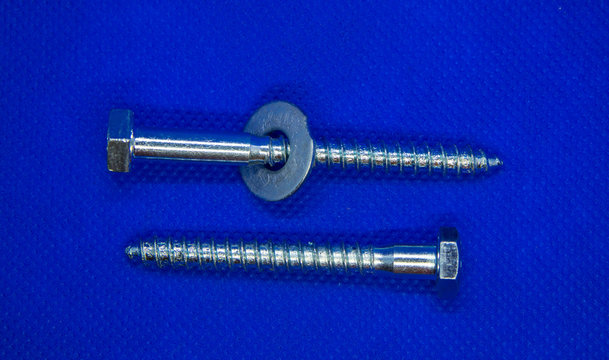 Buchas de nylon usadas para fixar objetos nas paredes e outros locais usando com parafusos