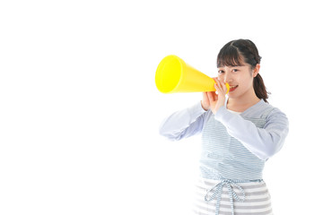 メガフォンで応援をする若い主婦