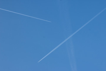 Flugzeuge am Himmel
