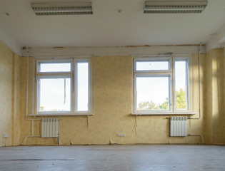 room in the apartment that needs repair