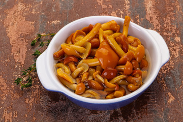 Pickled honey agaric