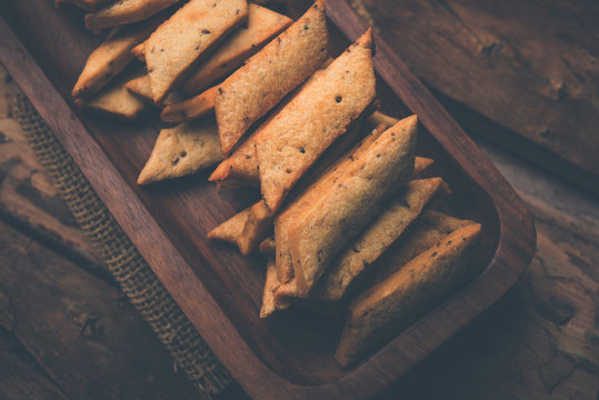 Namakpare or Salty Shakarpara/shakarpare or namkeen Shankarpali, popular diwali food or tea-time snack from Gujarat, India