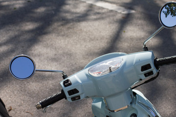 Motorrad Lenker mit Tacho und Spiegel