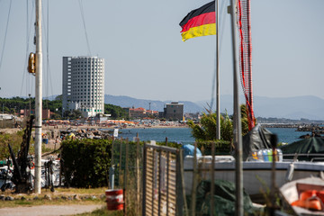 Marina di Carrara Berge Meer Strand