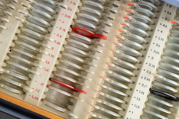 a set of ophthalmic lenses for selecting glasses in a box